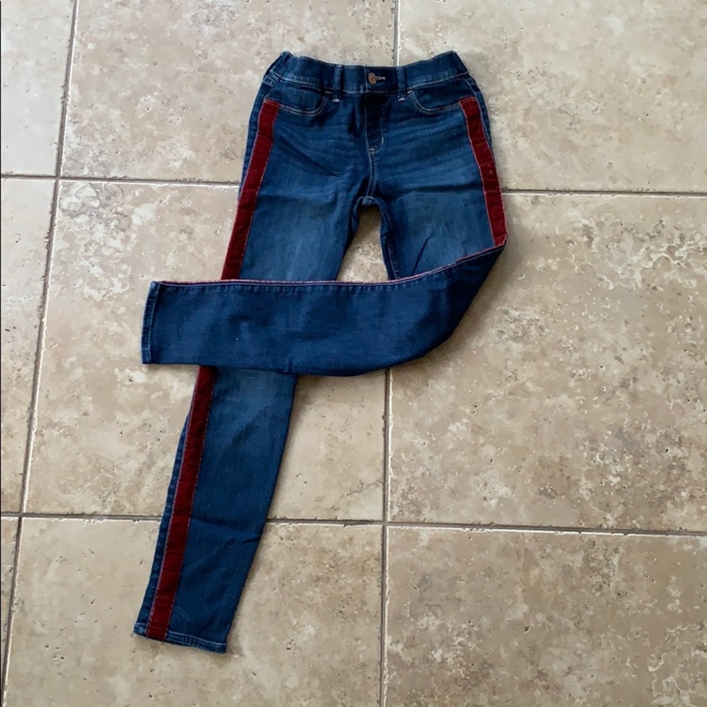 ❤️Abercrombie kids Jeggings with velvet strip.